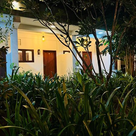Double Mango Villa Katunayaka Екстериор снимка